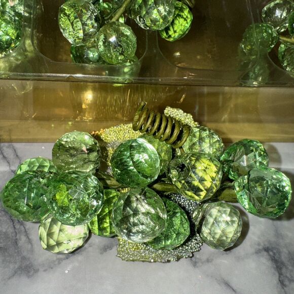 4 NEW Vintage Acrylic Faceted Green Ombré Grapes Cluster Decor Sugared Leaves - Picture 4 of 13